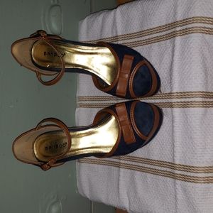 Dark denim w/ bow wedge